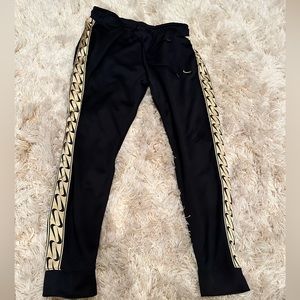 Nike Women’s Black Track Pants in Size Large